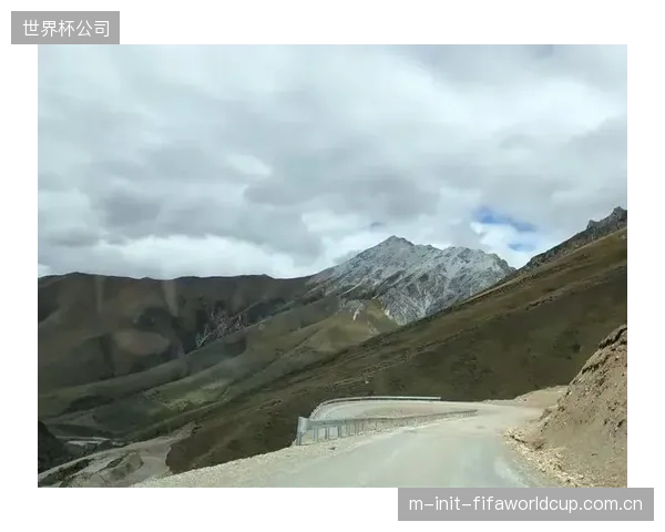 为何昂贵的遥控救援船在靠近防波堤的“最后50米”反而会因信号反射而失控？